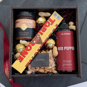 Подарунковий бокс для коханого чоловіка з гель-шампунем та солодощами For You-1