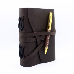 Кожаный блокнот формата B6 Comfy Strap Dark Brown с ручкой-1
