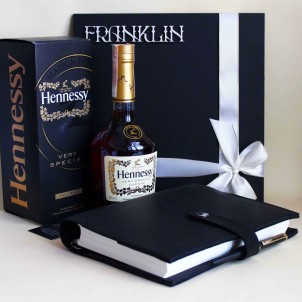 Деловой подарочный набор для мужчин с коньяком Hennessy и кожаным блокнотом ▶Presentable-1