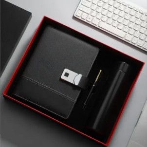 Подарунковий набір Smart ID Box Black Блокнот з ID замком, бездротовою зарядкою та флешкою 16 Gb + термос-1